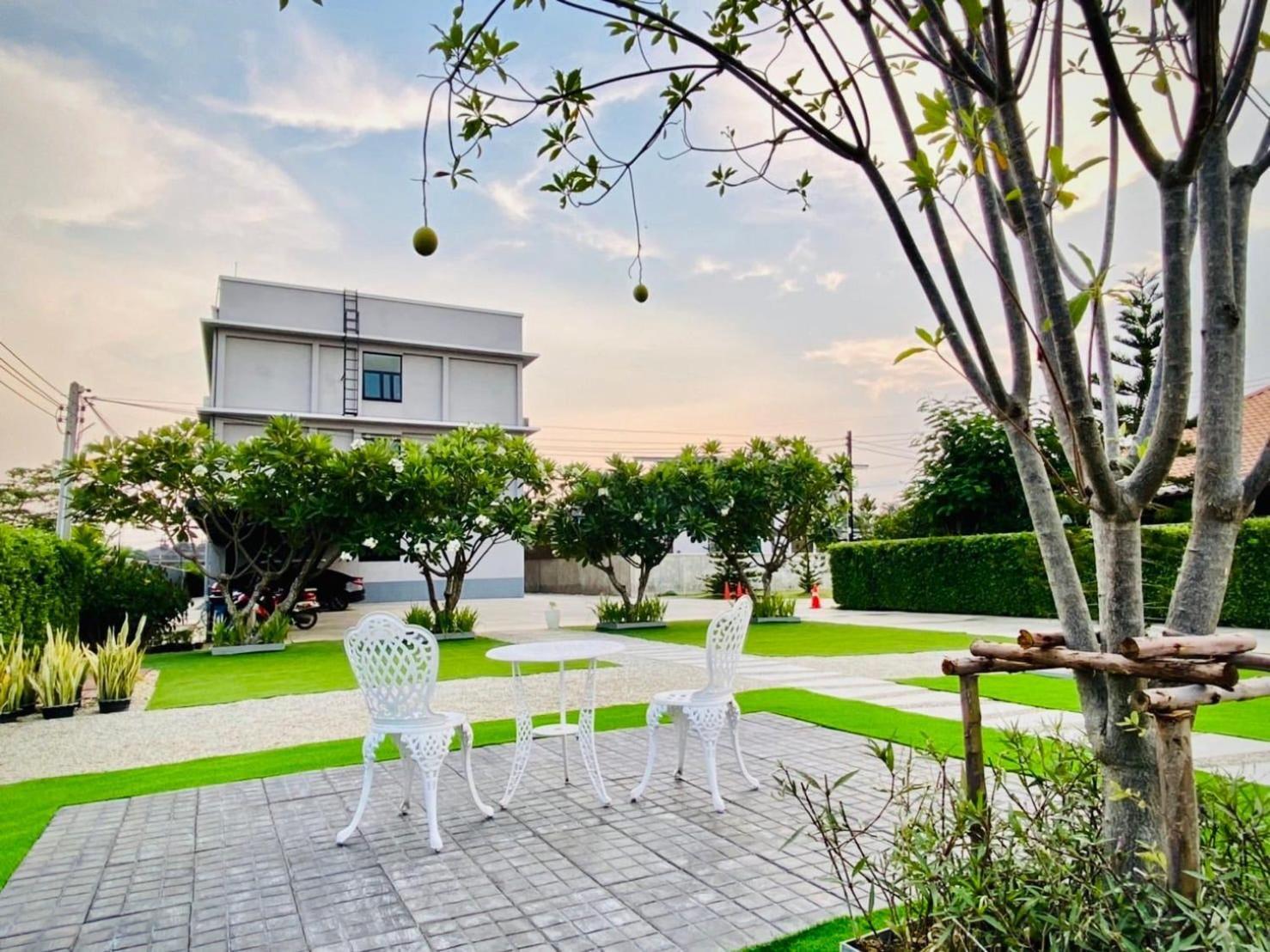 The Vet Boutique Hotel - Sha Extra Plus San Kamphaeng Exteriör bild